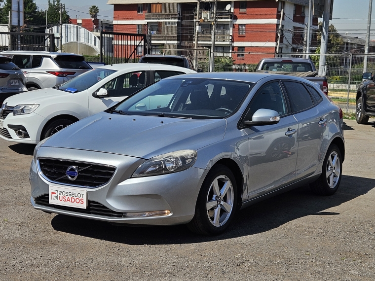 VOLVO V40 V40 T4 COMFORT MT 2016