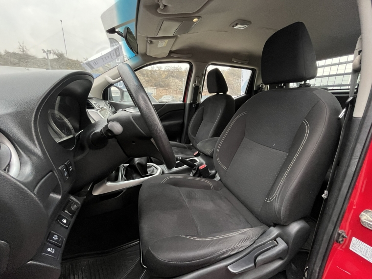 Nissan Np300 2.3 D Navara Dc Xe Mt 4x4 Diesel 2021 Usado  Usado en Kovacs Usados