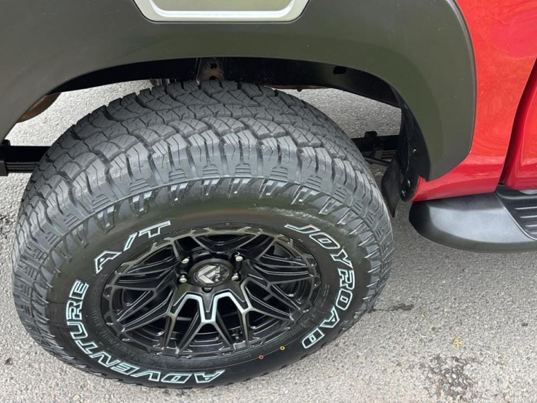 Toyota Hilux — foto 13 de 16