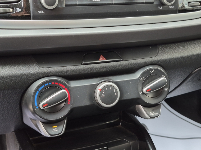 KIA Rio5 — foto 17 de 19