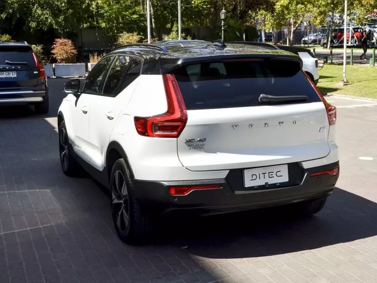 Volvo Xc40 Electrico P8 R-design Awd At 5p 2022 Usado  Usado en Webautos.cl