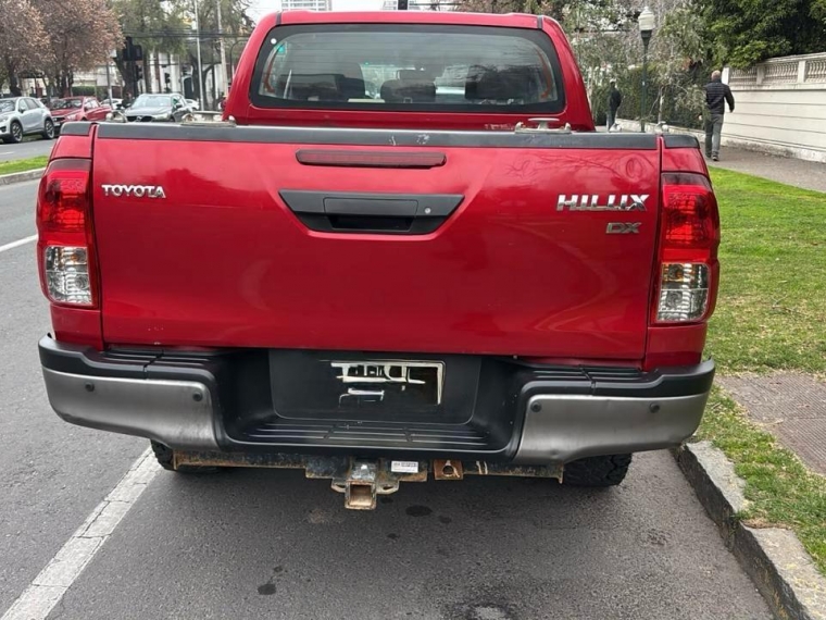 Toyota Hilux — foto 7 de 13