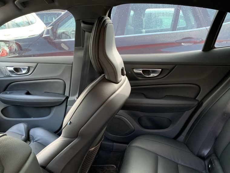 Volvo S60 2.0 T4 R-design At 4p 2021 Usado  Usado en Webautos.cl