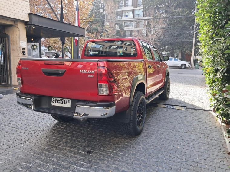TOYOTA HILUX DX 4X4 2.4 - imagen 5