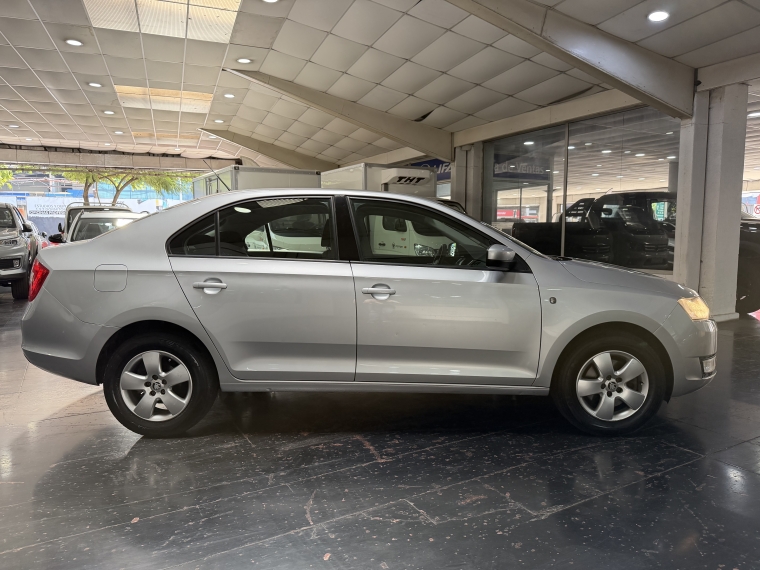 Skoda Rapid Ambiente 1.2l Tsi 6mt Ac 2015  Usado en Grass & Arueste