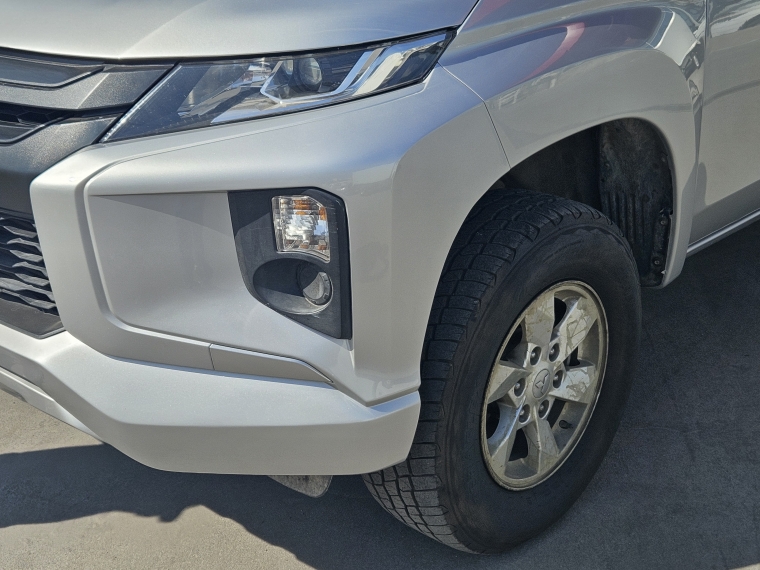 Mitsubishi L200 L200 D/c 2.4 Work Cr 4x2 Wf Doble Airbag Mn 2022 Usado en Rosselot Usados
