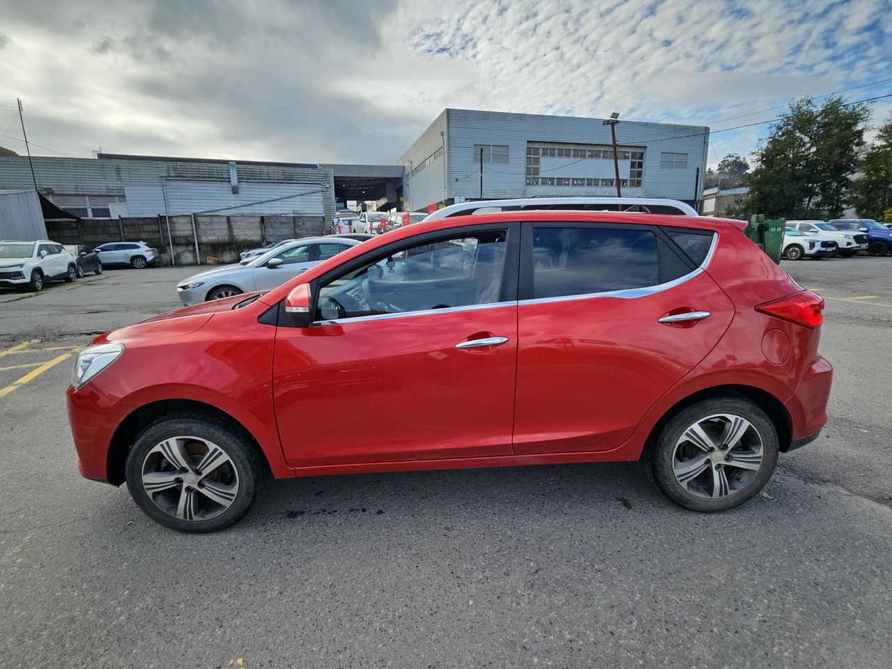 Jac Js2 Js2 Hatchback 1.5 2023 Usado Usado en Webautos.cl Jac Js2 Js2 Hatchback 1.5 2023 Usado Usado en Webautos.cl