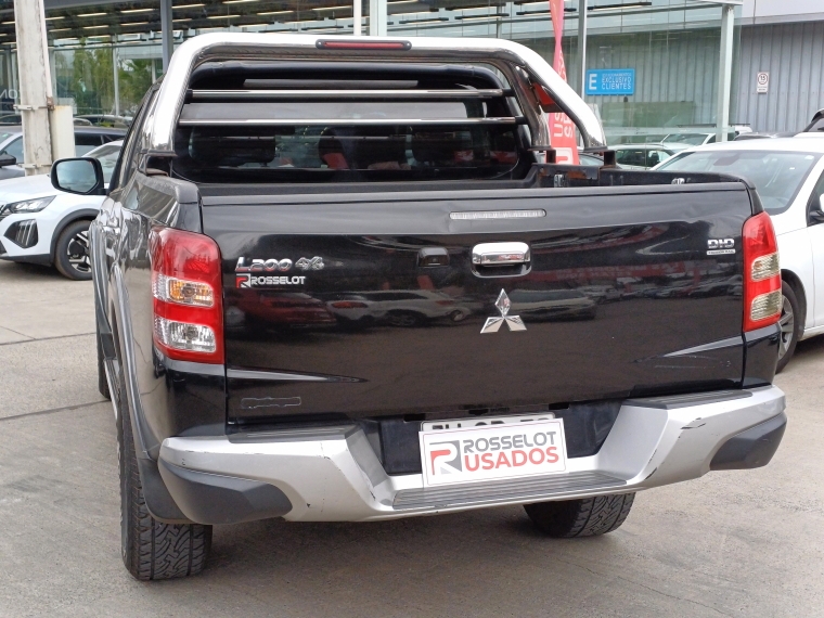 Mitsubishi L200 L200 D/c Dakar Crs Aut 2.4 4x4 2017 Usado en Rosselot Usados