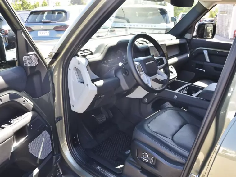 Land rover Defender 3.0 130 X-dynamic S Diesel 4x4 300hp At 5p 2024 Usado  Usado en Webautos.cl