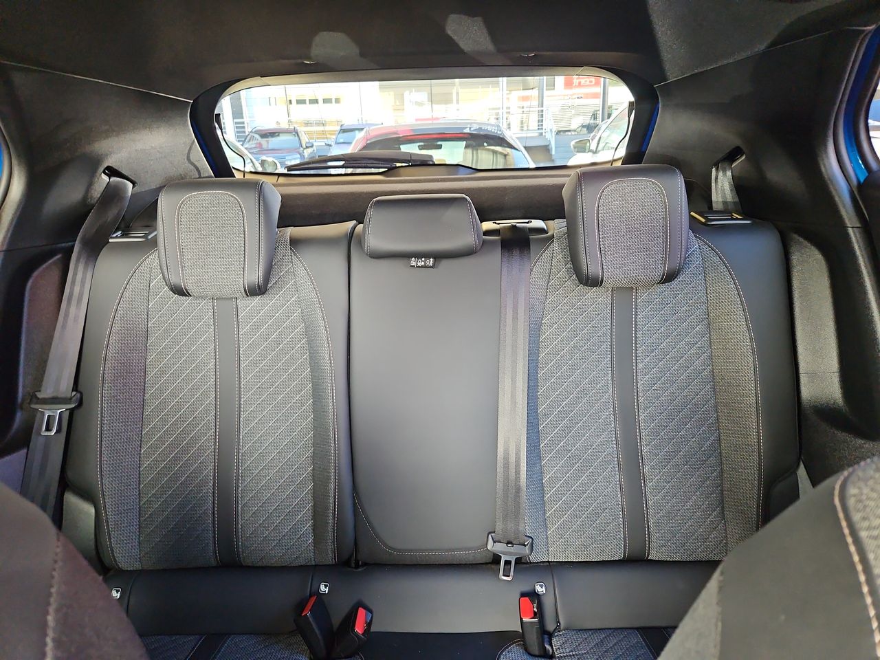 Peugeot 2008 2008 4x2 1.2 Aut 2025 Usado en Usados de Primera - Sergio Escobar