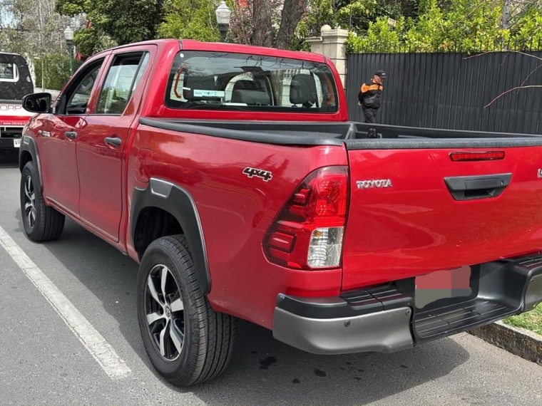 TOYOTA HILUX  Dcab DX 4x2 2.4cc - imagen 2