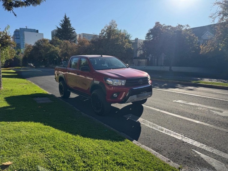 TOYOTA HILUX DX 4X4 2.4 - imagen 8