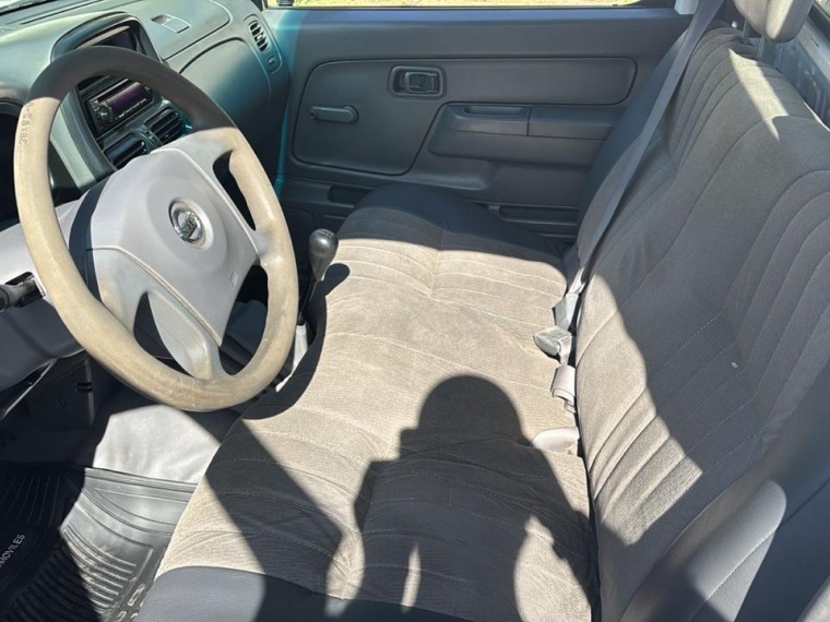 Nissan Terrano 2.5 Cabina Simple 2011  Usado en GT Autos