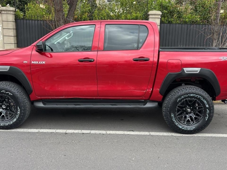 Toyota Hilux — foto 9 de 16