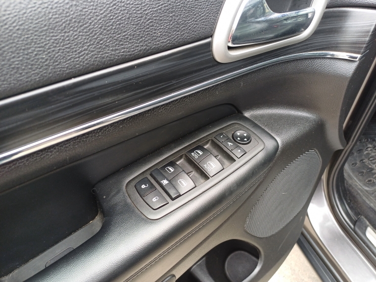 Jeep Grand cherokee Grand Cherokee Ltd 4x4 3.6 Aut 2021 Usado en Rosselot Usados