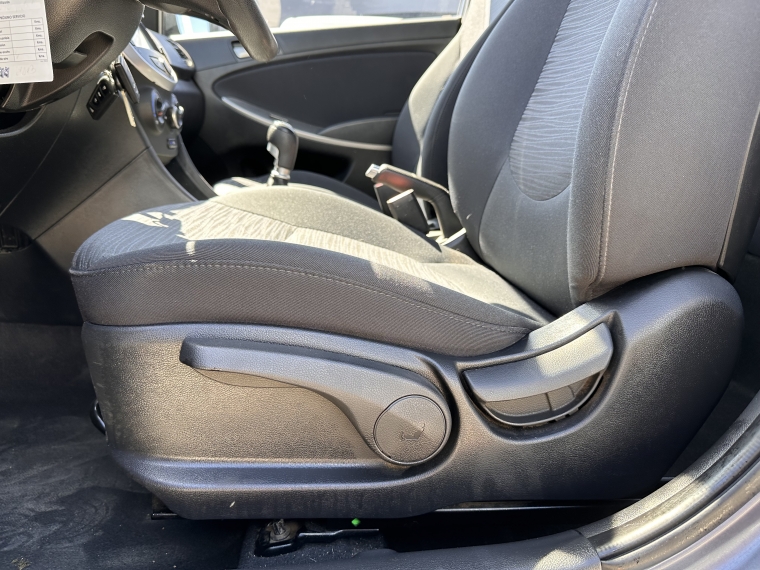 Hyundai Accent Accent 1.4 Mt 2 Air Bag Ac 2017 Usado en Rosselot Usados Hyundai Accent Accent 1.4 Mt 2 Air Bag Ac 2017 Usado en Rosselot Usados