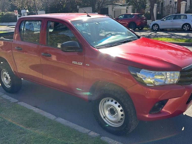 Toyota Hilux — foto 2 de 12