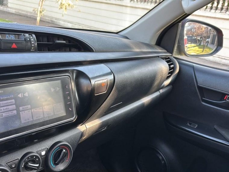 Toyota Hilux — foto 16 de 16