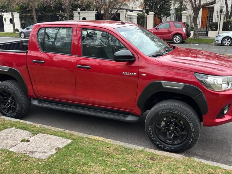 Toyota Hilux — foto 5 de 13