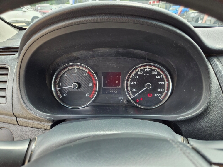 Mitsubishi L200 L200 D/c 2.4 Work Cr 4x2 Wf Doble Airbag Cc Mn 2023 Usado en Rosselot Usados