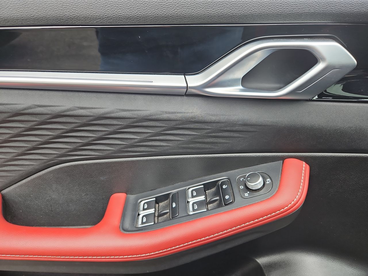 Geely Coolray Coolray 1.5 Aut 2023 Usado en Usados de Primera - Sergio Escobar