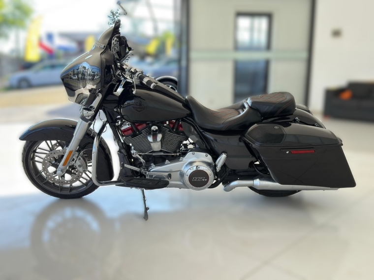 Harley-davidson Flhxse cvo street glide 1923 Cc 2021 Usado en Automotriz Olea Flaño