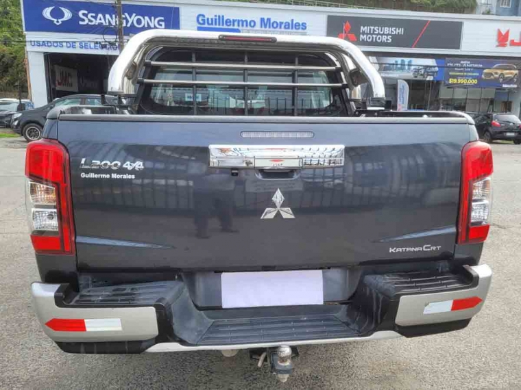 Mitsubishi L200 New L-200 Katana 2.4 Crt Special Pack Mec 4x4 2023 Usado  Usado en Webautos.cl