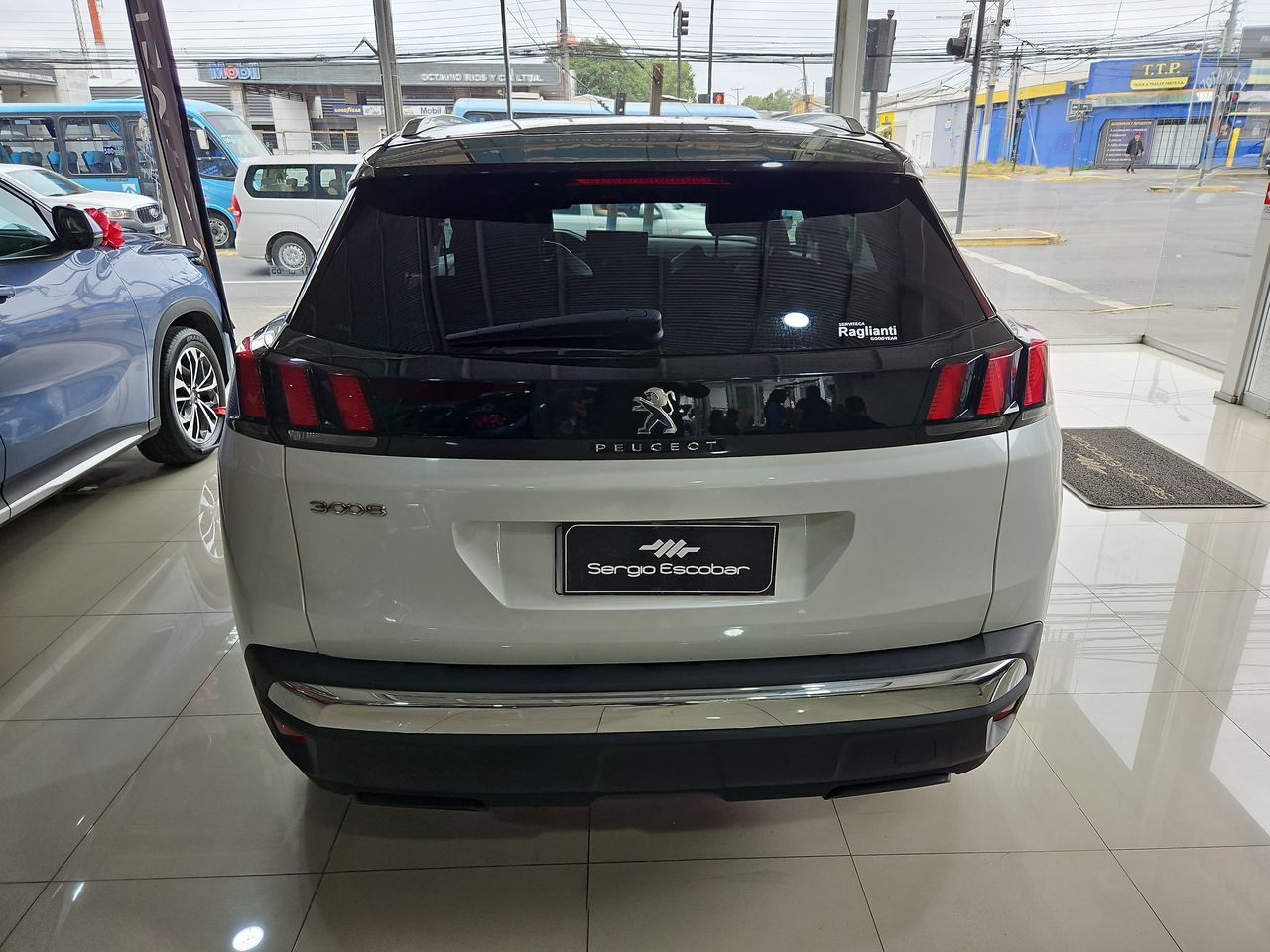 Peugeot 3008 3008 Thp 165hp 1.6 Aut 2023 Usado en Usados de Primera - Sergio Escobar