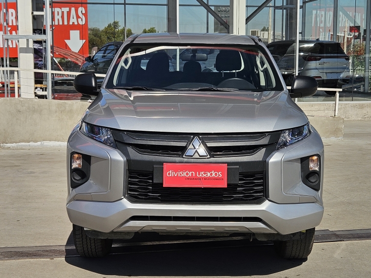 Mitsubishi L200 L200 D/c 2.4 Work Cr 4x2 Wf Doble Airbag Cc Mn 2023 Usado en Rosselot Usados