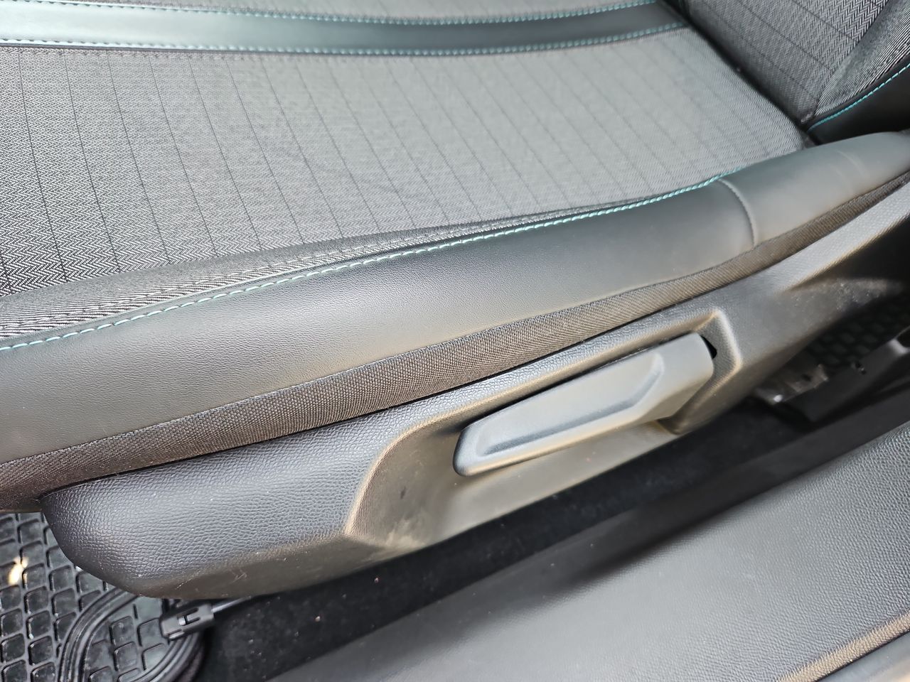 Peugeot 2008 2008 Puretech 130 Eat8 1.2 Aut 2023 Usado Usado en Webautos.cl Peugeot 2008 2008 Puretech 130 Eat8 1.2 Aut 2023 Usado Usado en Webautos.cl