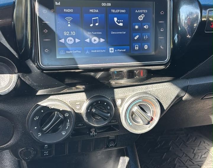 Toyota Hilux — foto 12 de 12