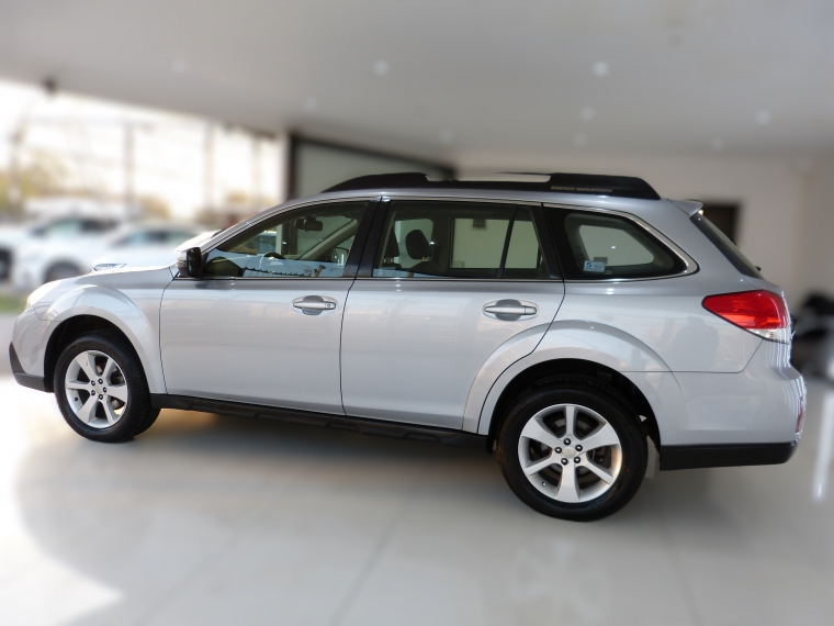 Subaru Outback Ltd Awd Cvt 2.5 2014 Usado en Automotriz Olea Flaño