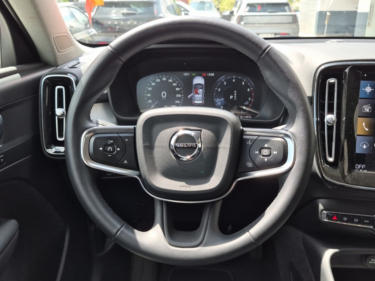 Volvo Xc40 T4 Fwd 2.0 Momentum 2022 Usado Usado en BMW Premium Selection Volvo Xc40 T4 Fwd 2.0 Momentum 2022 Usado Usado en BMW Premium Selection