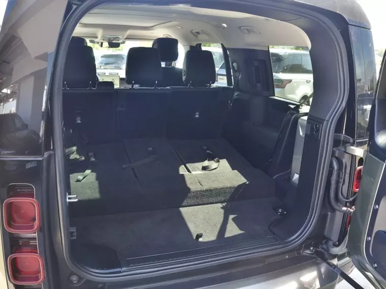 Land rover Defender 3.0 130 X-dynamic S Diesel 4x4 300hp At 5p 2024 Usado  Usado en Webautos.cl