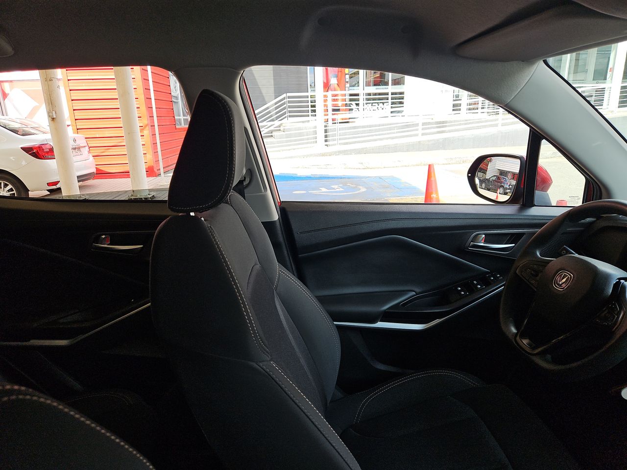 Changan Cs15 Cs15 Hb 4x2 1.5 2023 Usado en Usados de Primera - Sergio Escobar