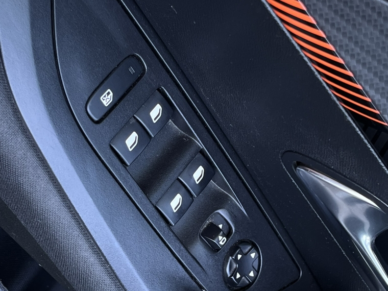 Peugeot 2008 — foto 11 de 22