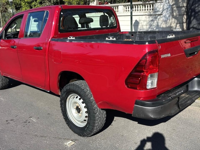 Toyota Hilux — foto 11 de 12
