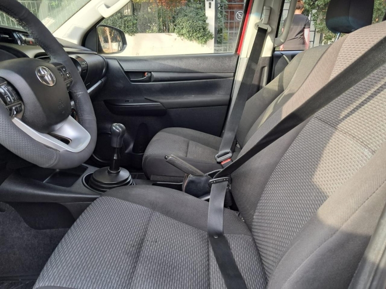 TOYOTA HILUX DX 4X2  2.4 - imagen 11