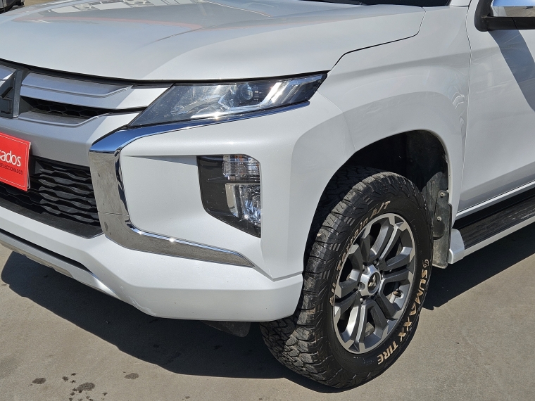 Mitsubishi L200 L200 D/c Dakar Crs Mt 2.4 4x4 Mn 2021 Usado en Rosselot Usados