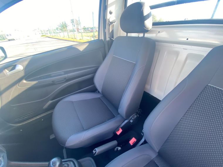 Volkswagen Saveiro 1.6 Cab. Sim. Euro6 Mt 2p 2023 Usado  Usado en Webautos.cl