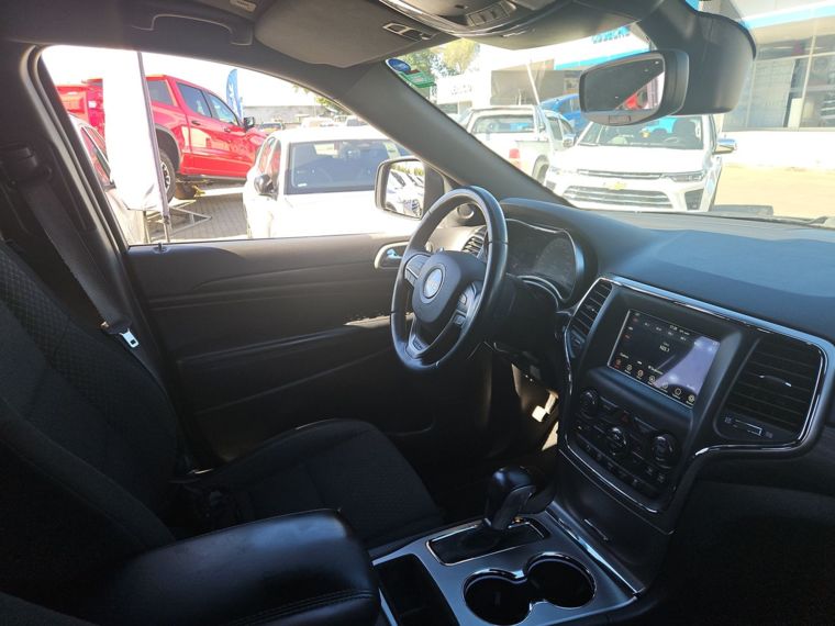 Jeep Grand cherokee 3.6 Laredo 4x2 At 5p 2022 Usado  Usado en Webautos.cl