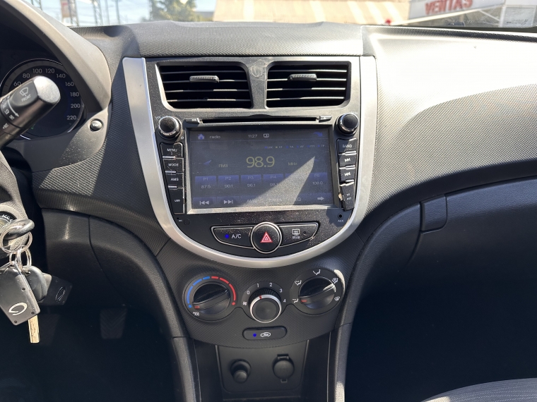 Hyundai Accent Accent 1.4 Mt 2 Air Bag Ac 2017 Usado en Rosselot Usados Hyundai Accent Accent 1.4 Mt 2 Air Bag Ac 2017 Usado en Rosselot Usados