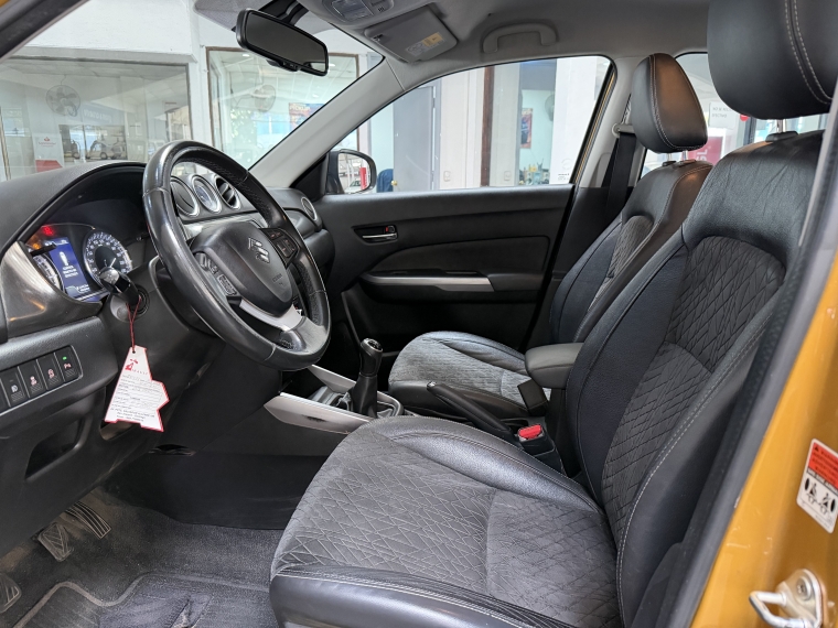 Suzuki Vitara Ii Glx 1.6l 5mt Ac 2021  Usado en Grass & Arueste