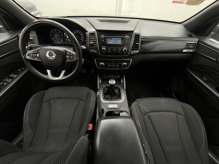 SsangYong Grand Musso — foto 22 de 24