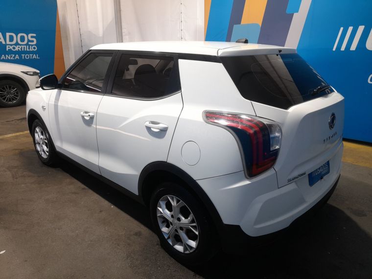 Ssangyong Tivoli 1.6 Glx Tx1011 4x2 Mt 5p 2021 Usado  Usado en Webautos.cl