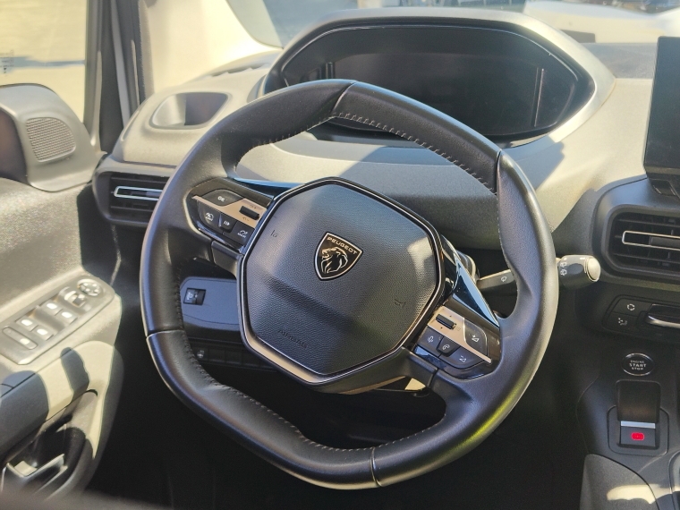 Peugeot Rifter Rifter Mca Allure Diesel 100hp Mt 2025 Usado en Rosselot Usados