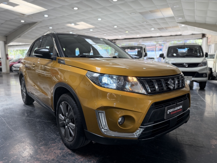 Suzuki Vitara Ii Glx 1.6l 5mt Ac 2021  Usado en Grass & Arueste