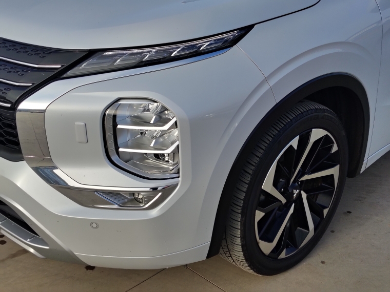 Mitsubishi New outlander Outlander Gls Ltd 4x4 2.5 Aut 2024 Usado en Rosselot Usados