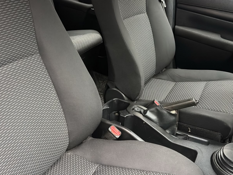 Toyota Hilux Dcab Dx 4X2 2.4Cc — foto 11 de 17
