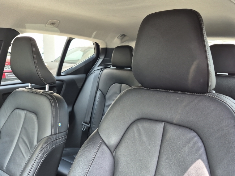 Volvo Xc40 T4 Fwd 2.0 Momentum 2022 Usado Usado en BMW Premium Selection Volvo Xc40 T4 Fwd 2.0 Momentum 2022 Usado Usado en BMW Premium Selection